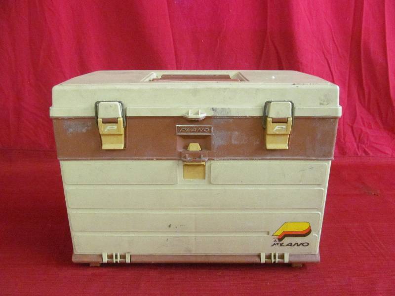 lot 40 image: Plano tackle box