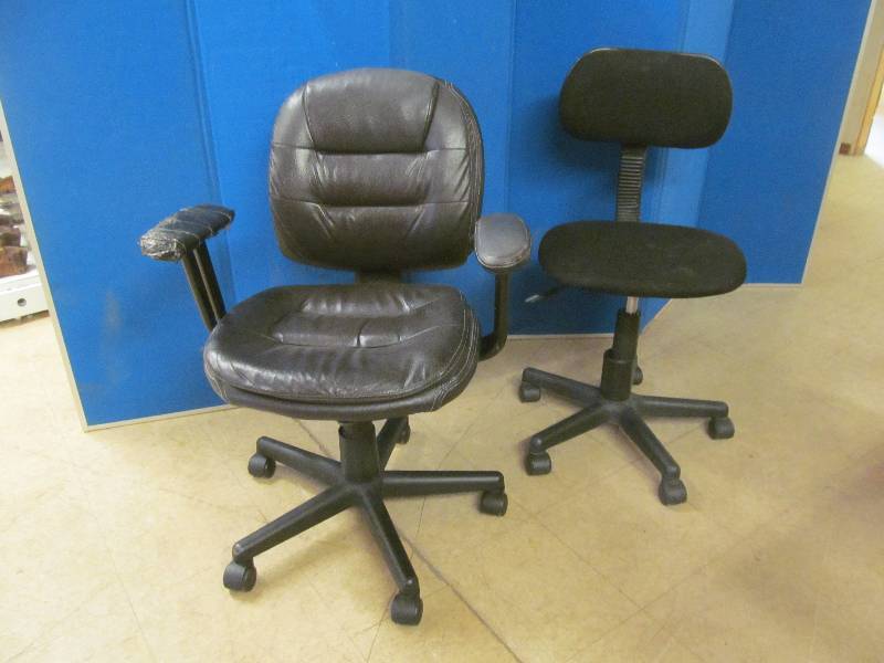 lot 61 image: office chairs
