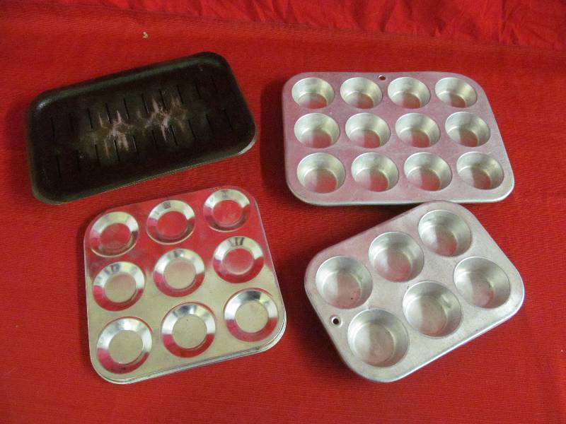 lot 80 image: baking pans