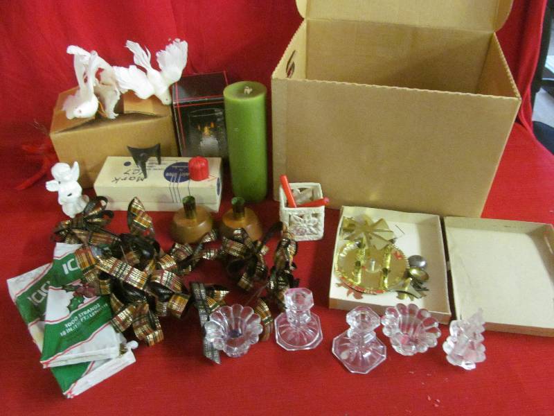 lot 88 image: vintage holiday dcor