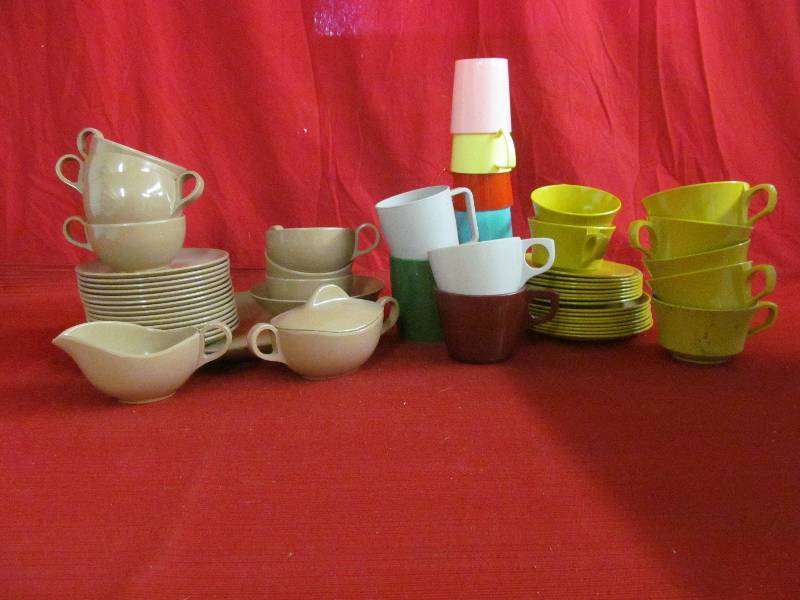 lot 95 image: Melmac dishes
