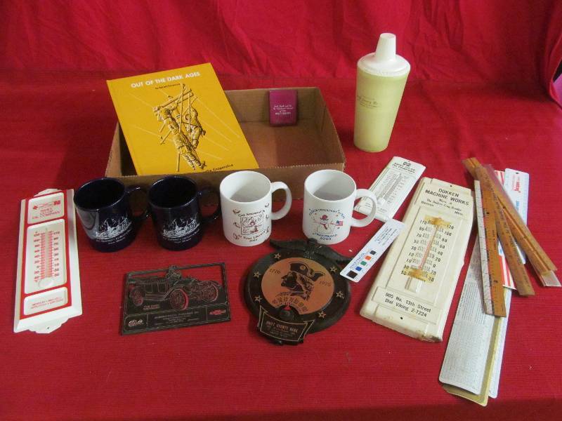 lot 125 image: advertising items