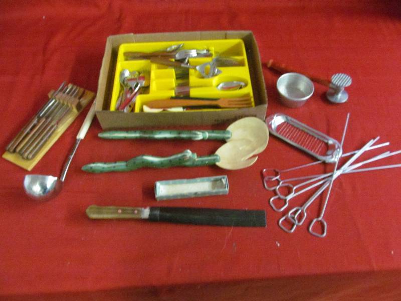 lot 150 image: flatware