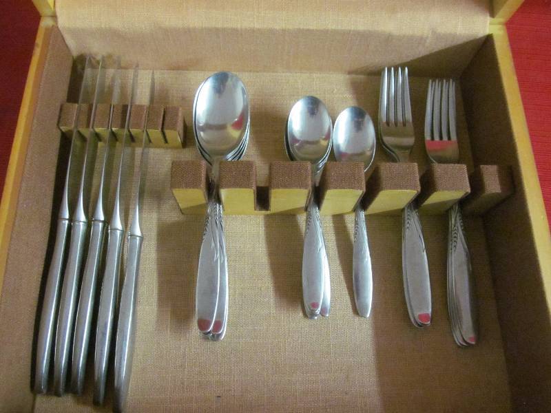 lot 157 image: flatware, flatware box