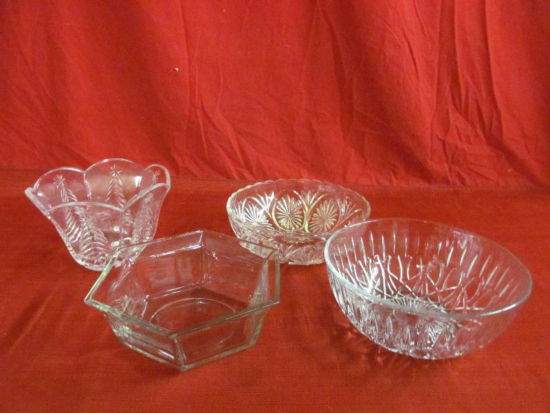 lot 164 image: serving bowls