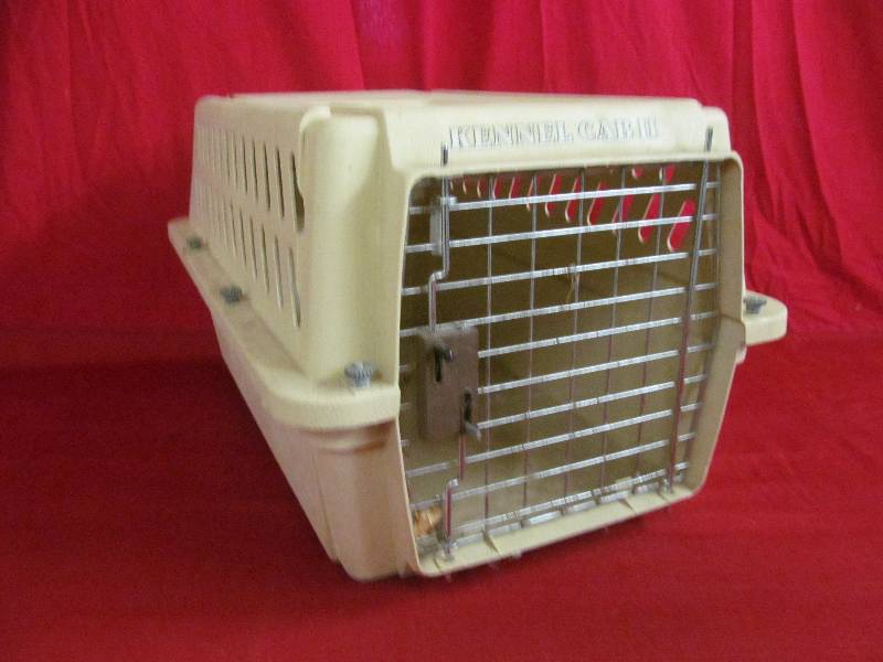 lot 171 image: kennel cab