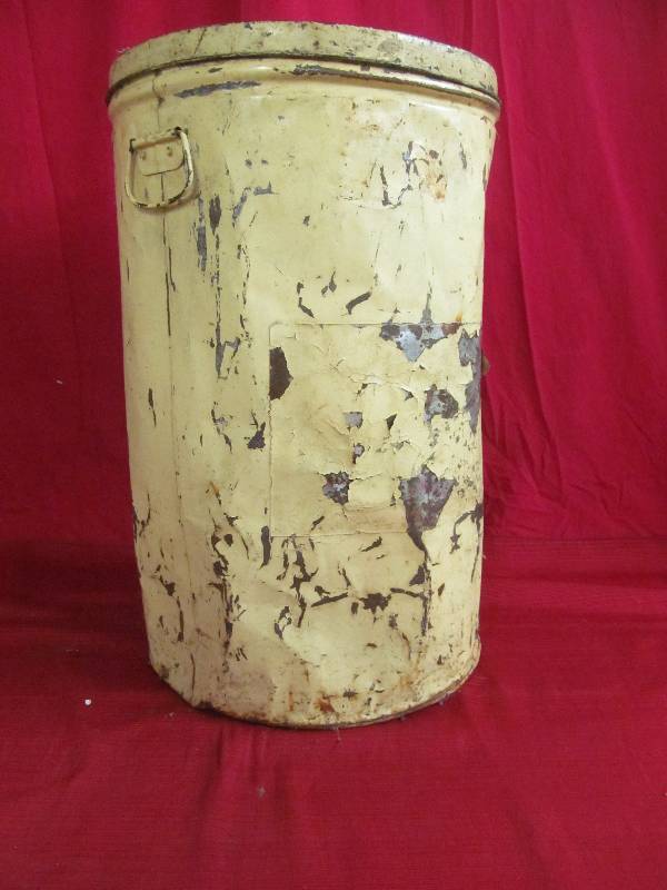 lot 220 image: collectible