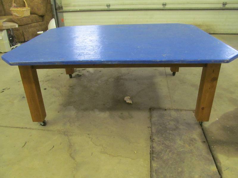 lot 243 image: furniture