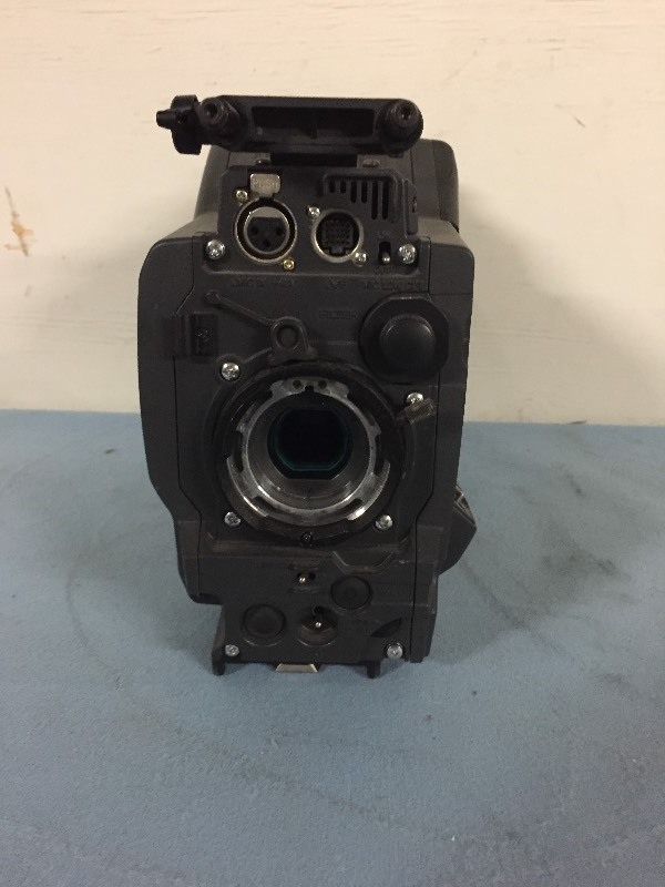 lot 21 image: Sony DXD-D30WS 169 Pro Video Camera with CA-TX7 TRIAX Adapter