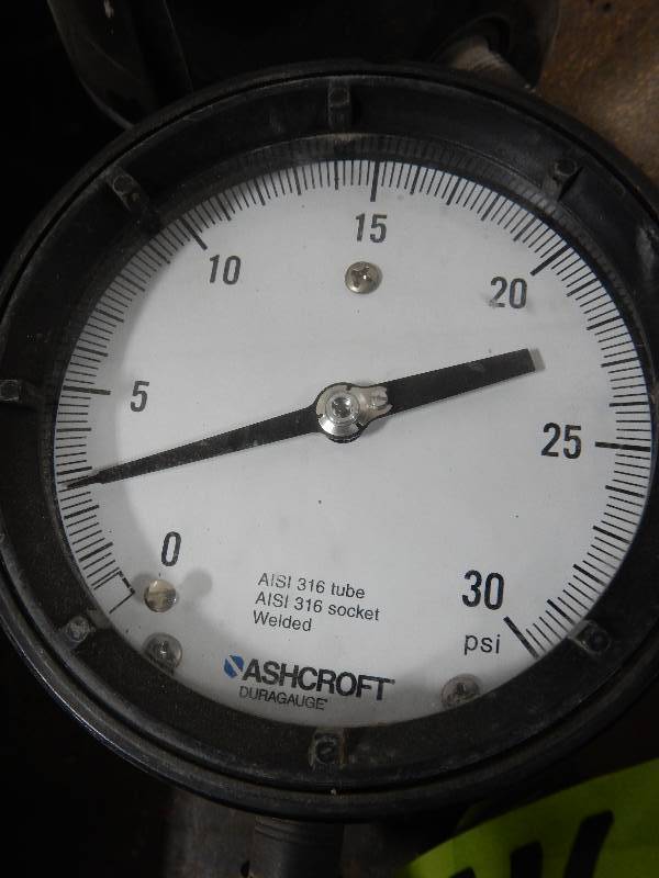 lot 116 image: 2 ASHCROFT Gauges