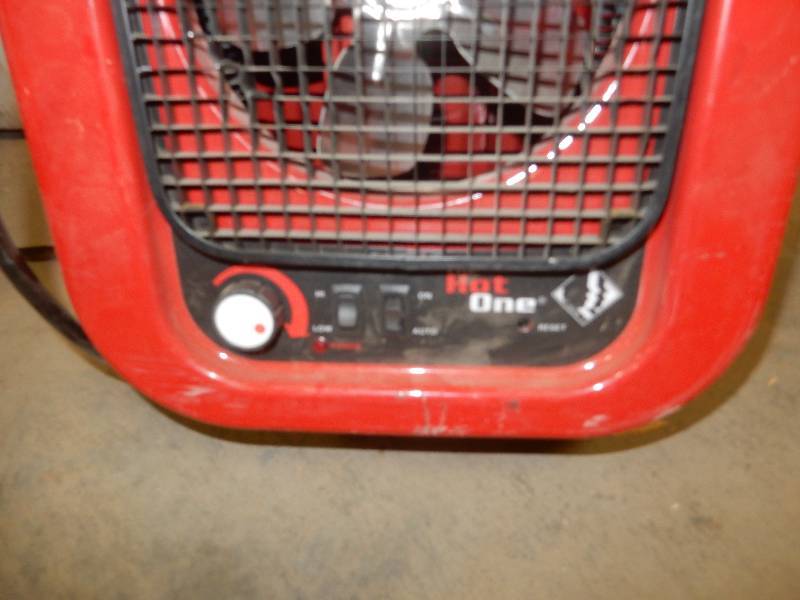 lot 145 image: HOT ONE.. 220V Heater RCP 502p
