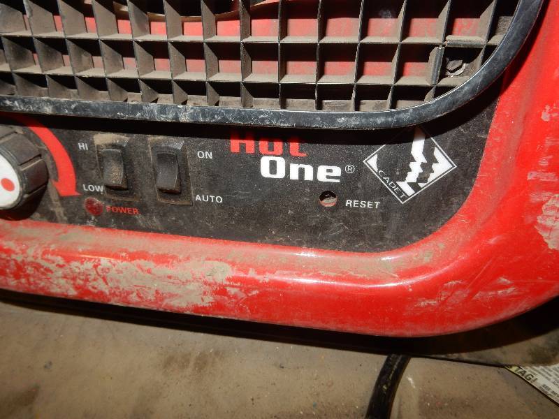 lot 146 image: HOT ONE.. 220V Heater RCP 502p