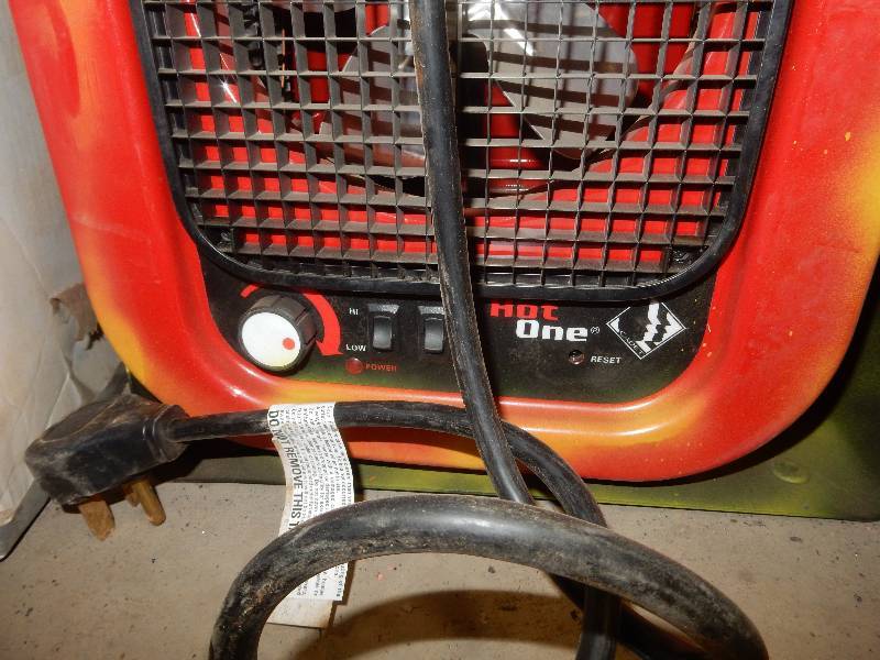 lot 147 image: HOT ONE.. 220V Heater RCP 502p