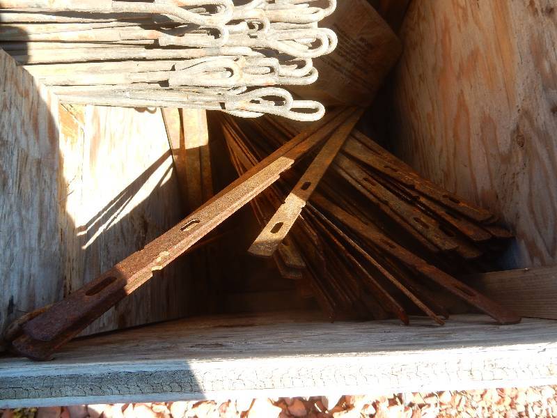 lot 160 image: Box full of Concrete working material