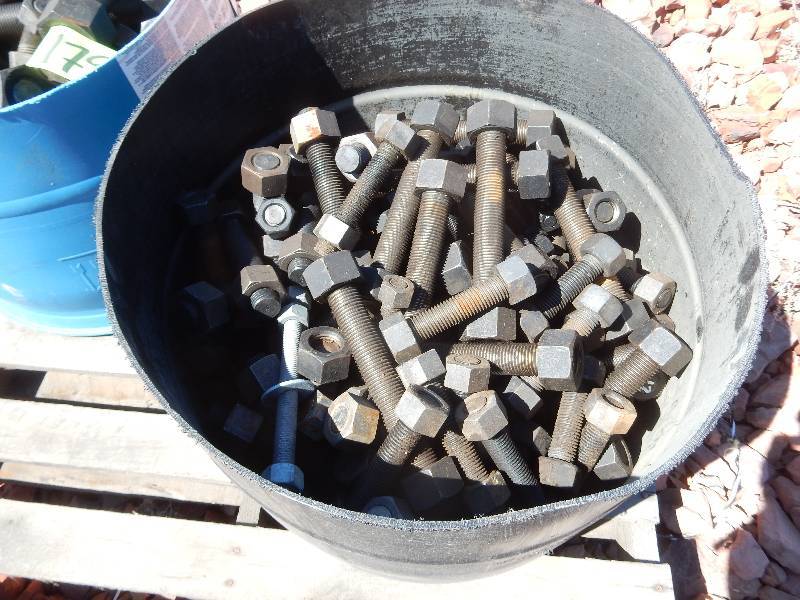 lot 179 image: Misc. Sizes of Double end threaded bolts..2, 12 barrels
