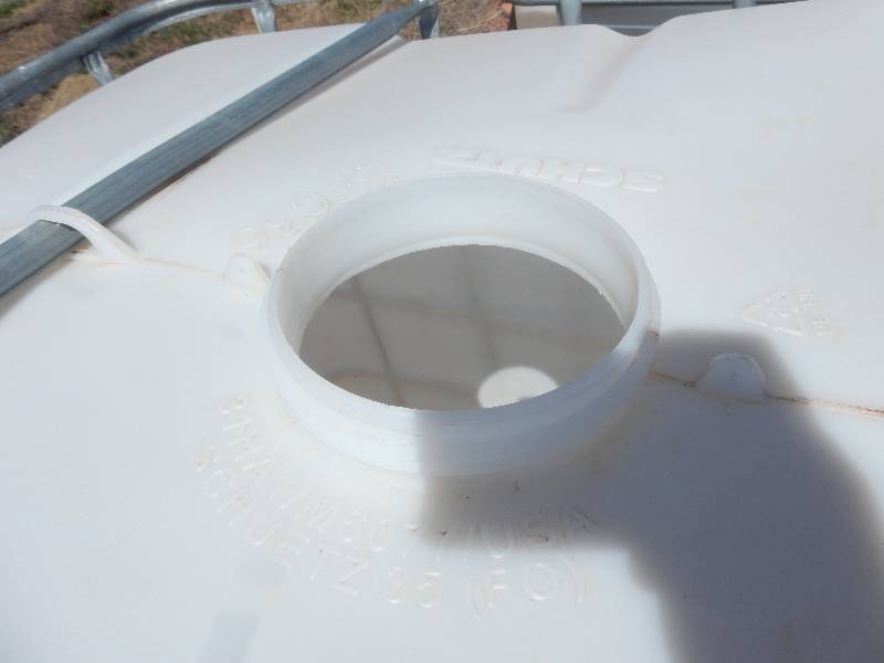 lot 202 image: Plastic Transport Tank with Aluminum frame.. 1650 KG max