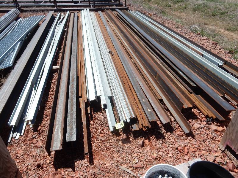 lot 225 image: Large lot of Misc. I Beams and other steel pieces.
