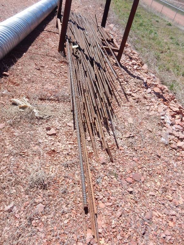 lot 238 image: Steel Rack and large amount of misc. lengths of rebar