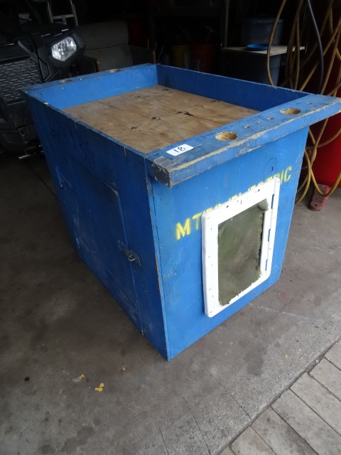 lot 18 image: Wood dog house  storage box. Dog d...