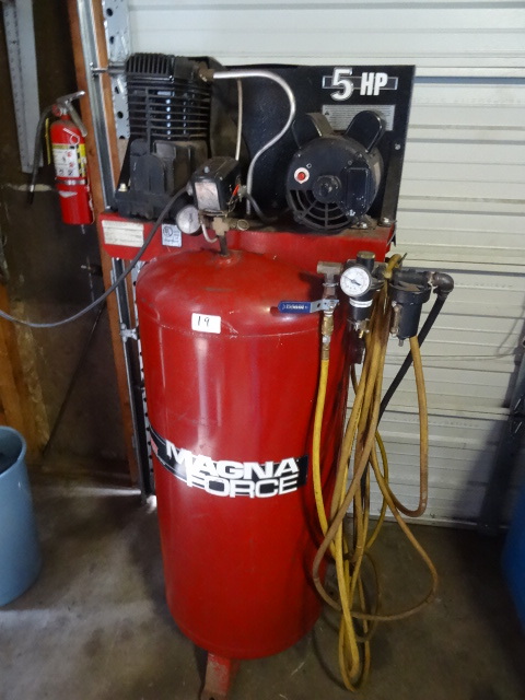 lot 19 image: Sanborn air compressor