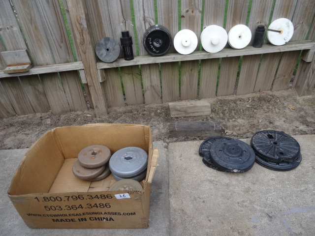 lot 26 image: Misc barbell weights. Weighted base...