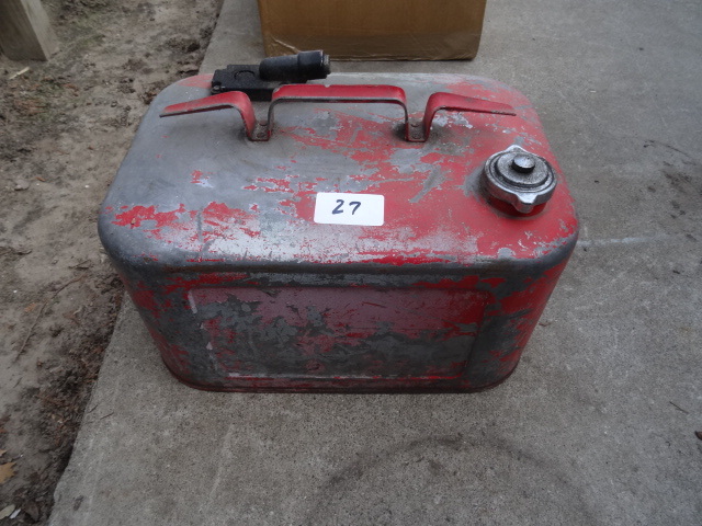 lot 27 image: 5 Gal Mercury gas can. No leaks...