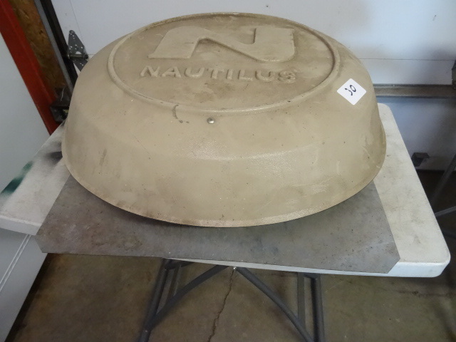 lot 30 image: Electric roof vent. Naultilus 22 x ...