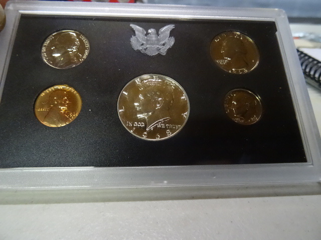 lot 39 image: 1968 United States proof set. ...