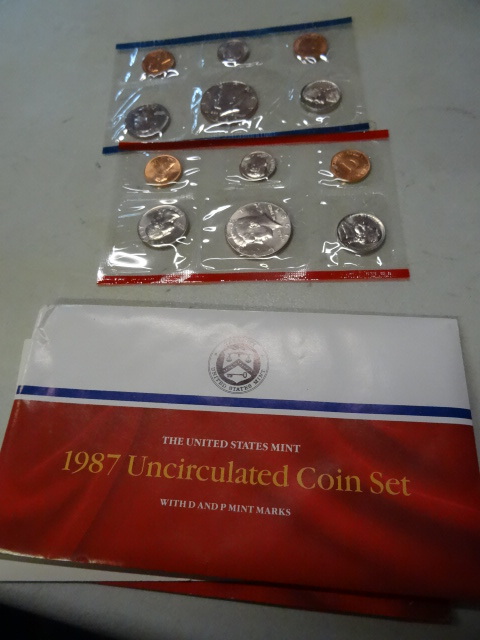 lot 43 image: 1987 uncirculated coin set...