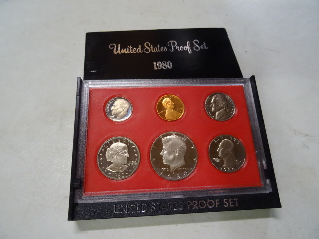 lot 46 image: 1980 United States proof set...