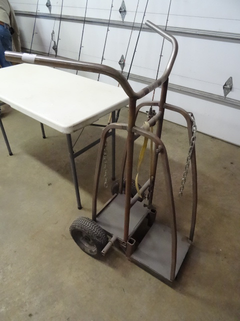 lot 84 image: Heavy duty oxy Acetylene cart. Rubb...