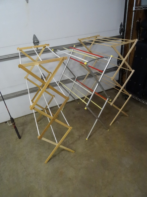 lot 85 image: 3 clothes drying racks. ...
