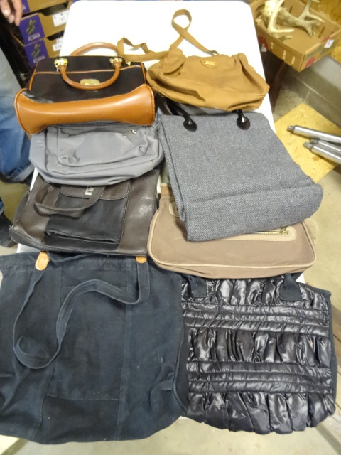 lot 117 image: 8 womens purses...