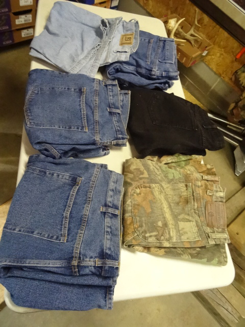lot 119 image: 6 pair of size 40 shorts...
