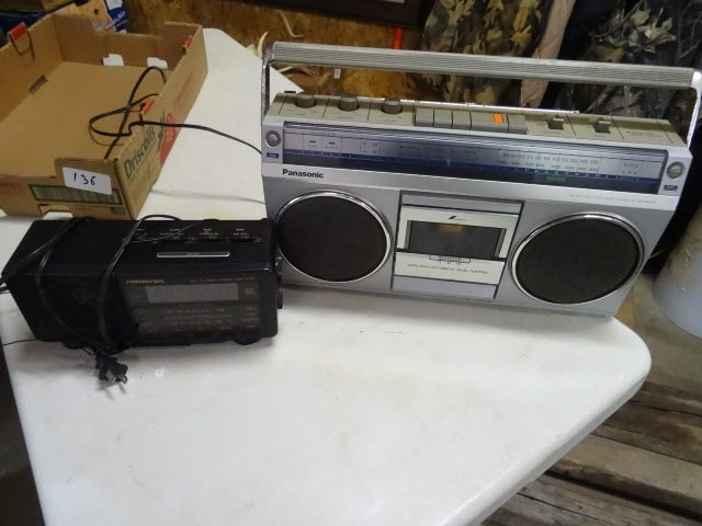 lot 136 image: Panasonic AM FM stereo. Sound desig...