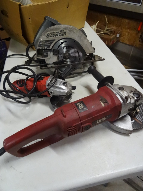 lot 137 image: Craftsman 7 14 circular saw. 7 to...