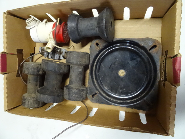 lot 154 image: Boat rollers. Seat swivel. Bilge pu...