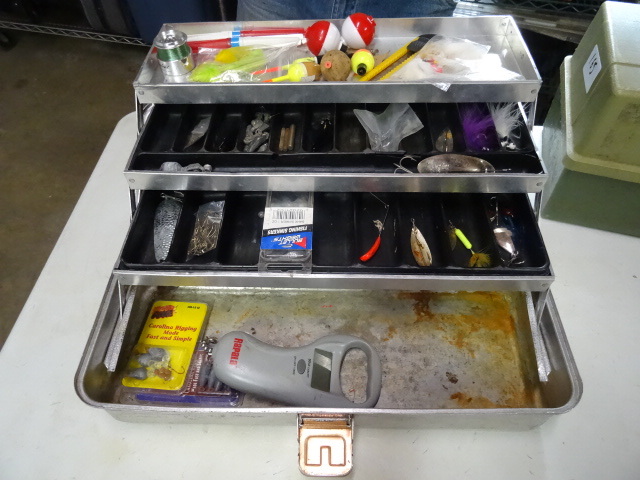 lot 168 image: Umco aluminum tackle box with misc ...