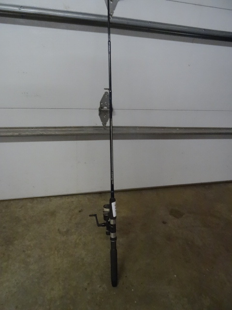 lot 202 image: Daiwa GG5510 reel with Quantum rod...