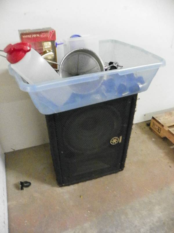 lot 12 image: Yamaha Speaker and tub of misc items, bar pour nozzles, door handle