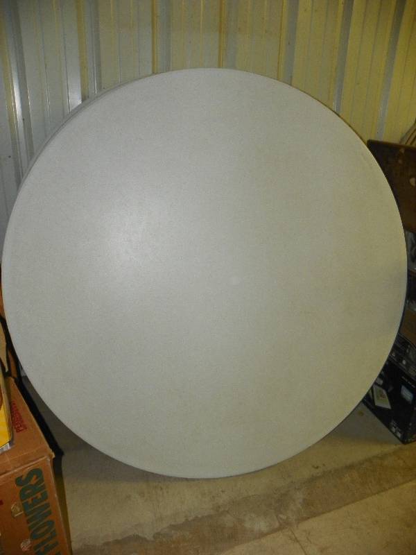 lot 27 image: LIFETIME 5 round folding table with resin top