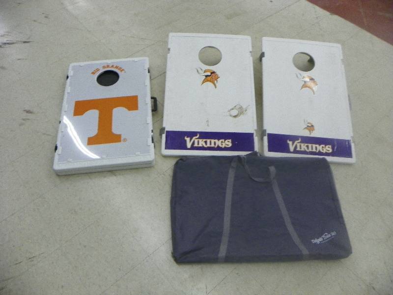 lot 64 image: Bean bag toss game, MN Vikings