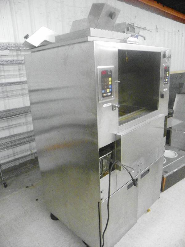 lot 66 image: Motor Technology Auto Fryer, Fyer and system work, except auto bar for basket needs repair