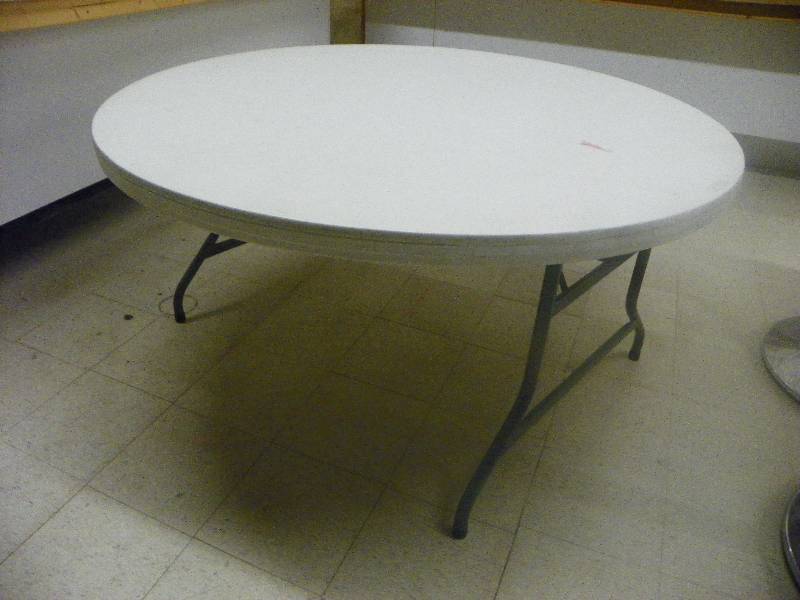 lot 75 image: 5 round folding table, white