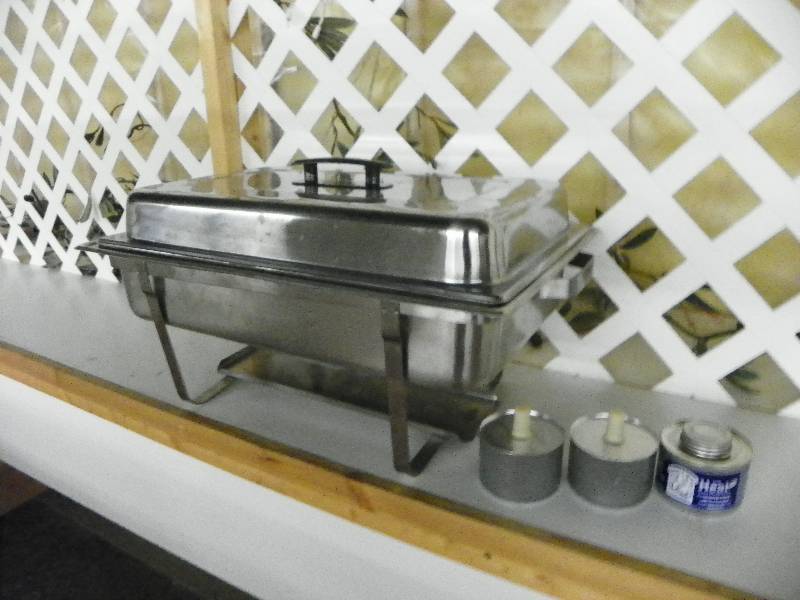 lot 124 image: Chafing DishBuffet serving tray