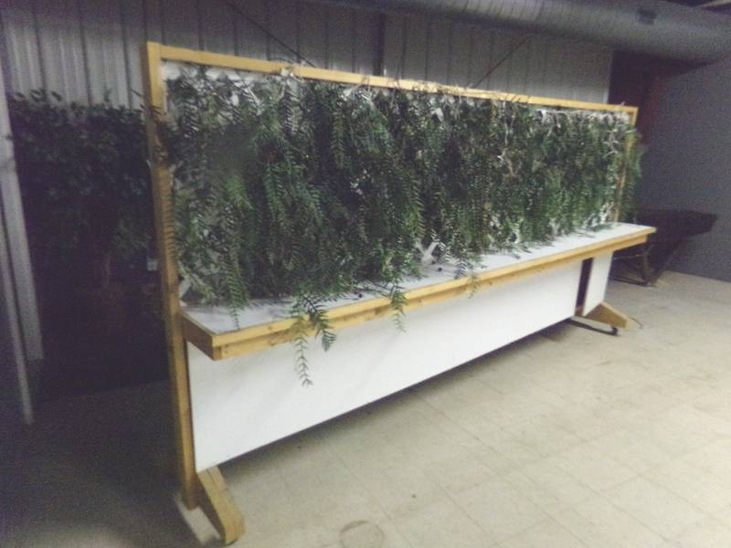 lot 172 image: Room Divider with lattice, artificial greenery, on wheels