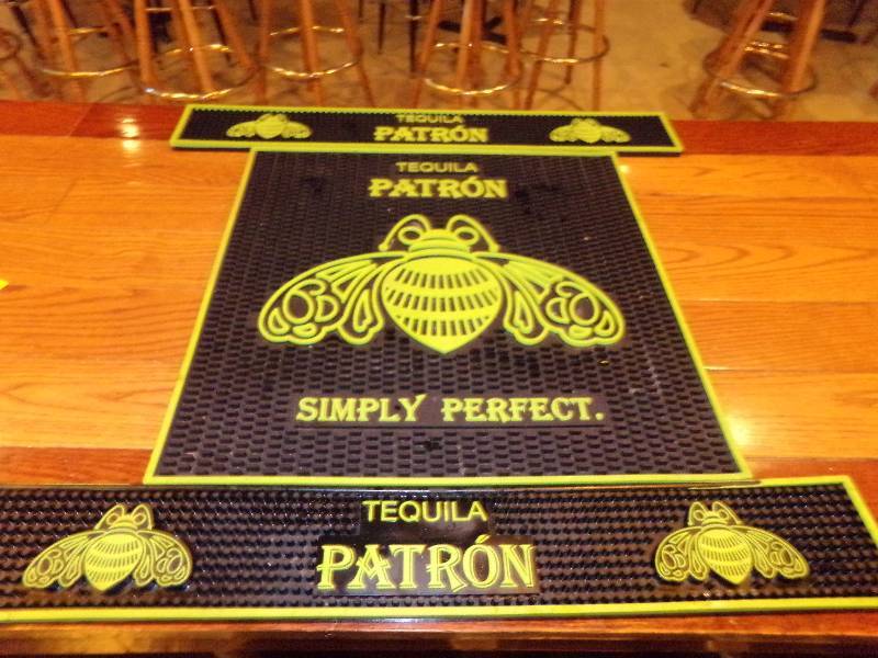 lot 186 image: Drink station mats