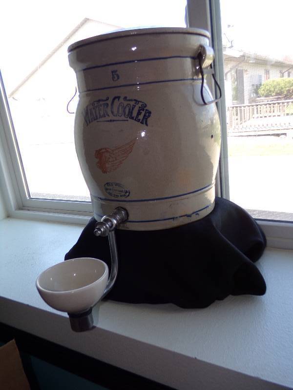 lot 217 image: Red Wing water cooler crock with stand