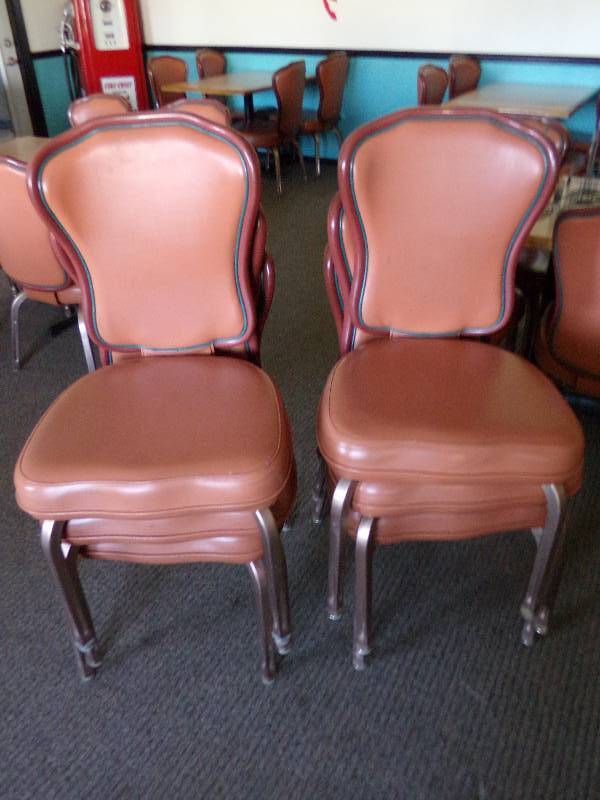 lot 220 image: 6 padded dining room chairs