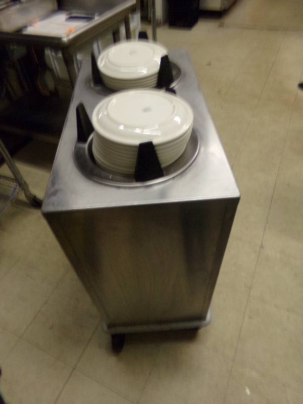 lot 240 image: Serv O-lift cart for plates, NSF, with plates, on wheels. 31 x 16 x 36 tall